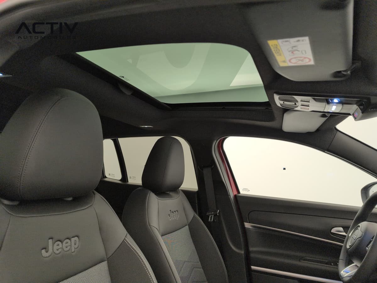 Jeep Avenger 1.2 Turbo T3 110 ch e-Hybrid BVR6 Summit 2026 d'occasion — photo 13 sur 20