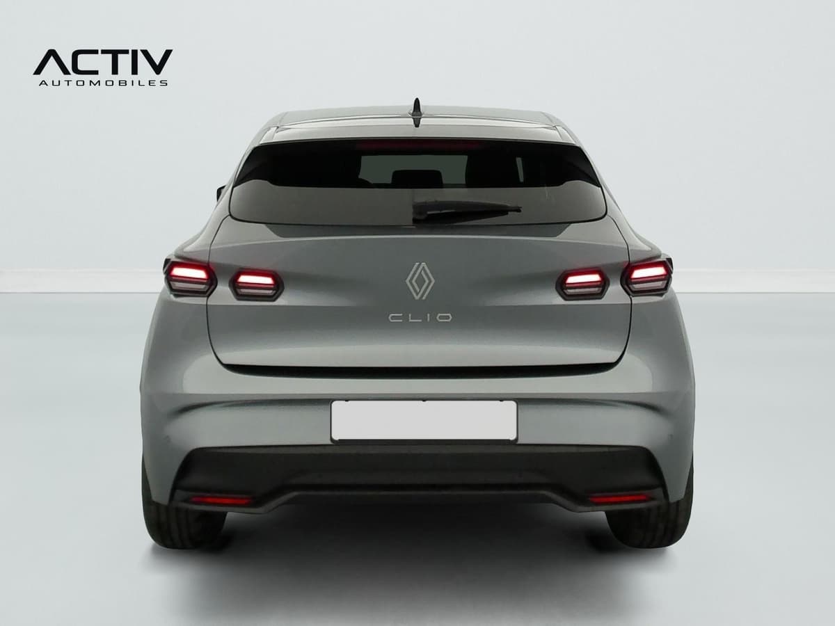 Renault Clio 6 : face arrière grise avec feux à LED, lunette surteintée et essuie-glace
