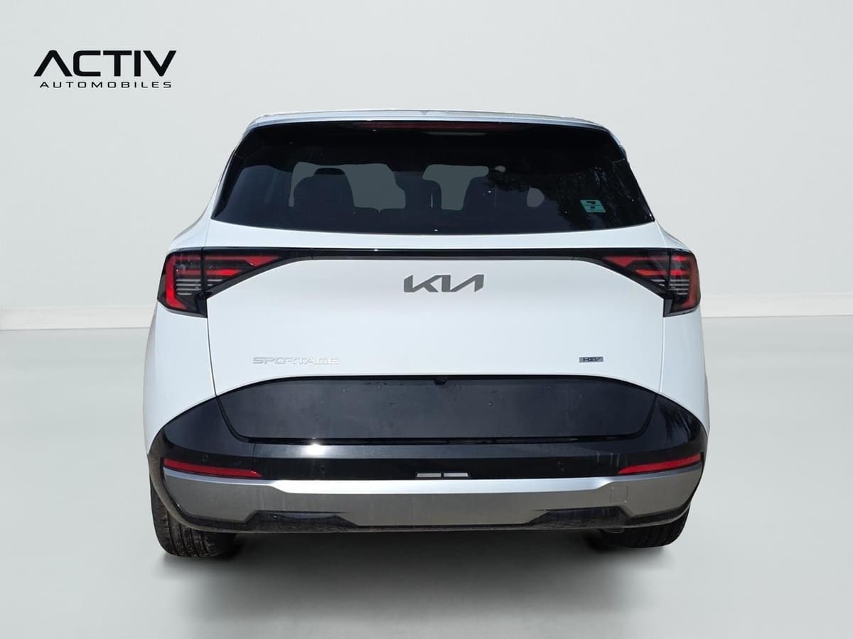 Kia Sportage : face arrière blanche avec feux à LED et bouclier noir laqué