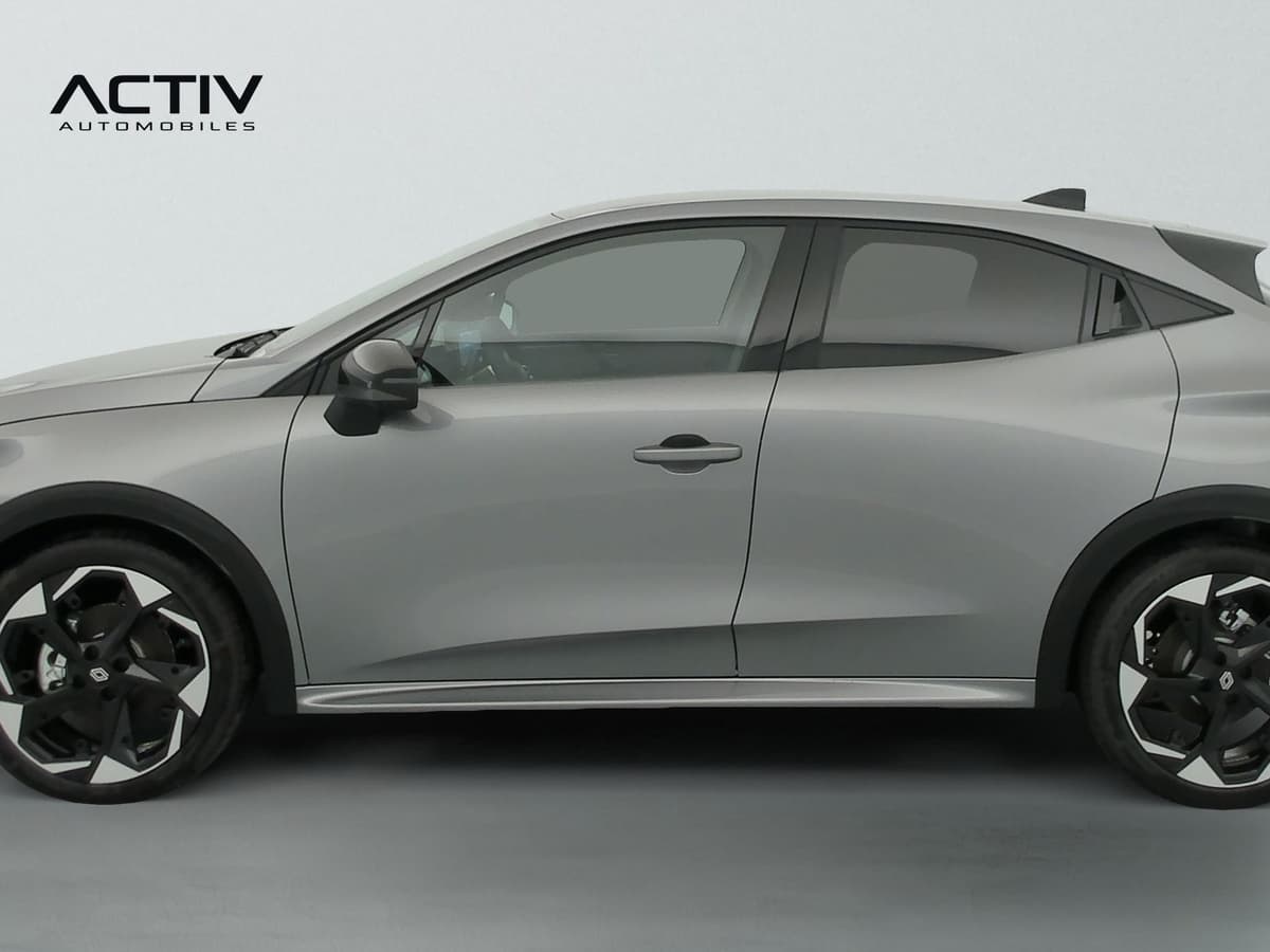 Renault Clio 6 : profil gauche d'une citadine grise avec jantes bicolores noir et blanc