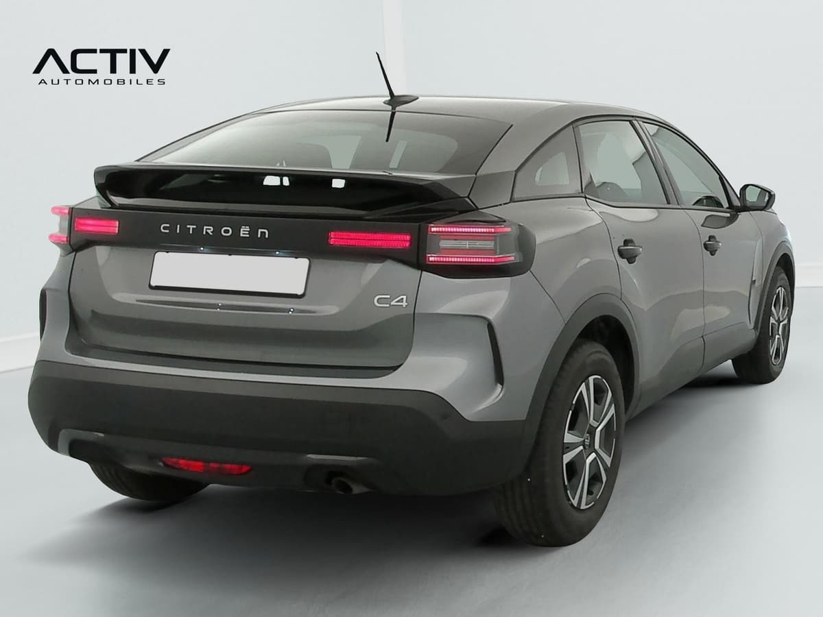 Citroën C4 : vue arrière trois quarts droit avec feux à LED et enjoliveurs