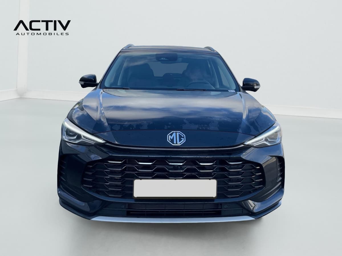 Mg ZS : face avant noire avec calandre à motif et phares à LED