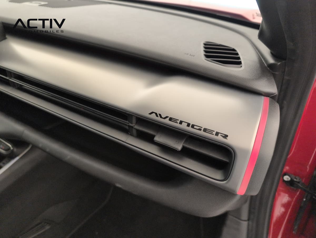 Jeep Avenger 1.2 Turbo T3 110 ch e-Hybrid BVR6 Summit 2026 d'occasion — photo 9 sur 20