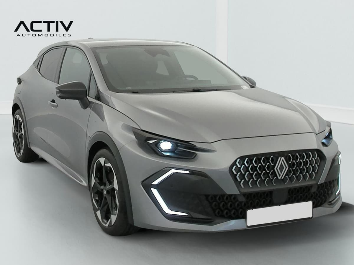 Renault Clio 6 : trois quarts avant droit avec signature lumineuse et jantes bicolores