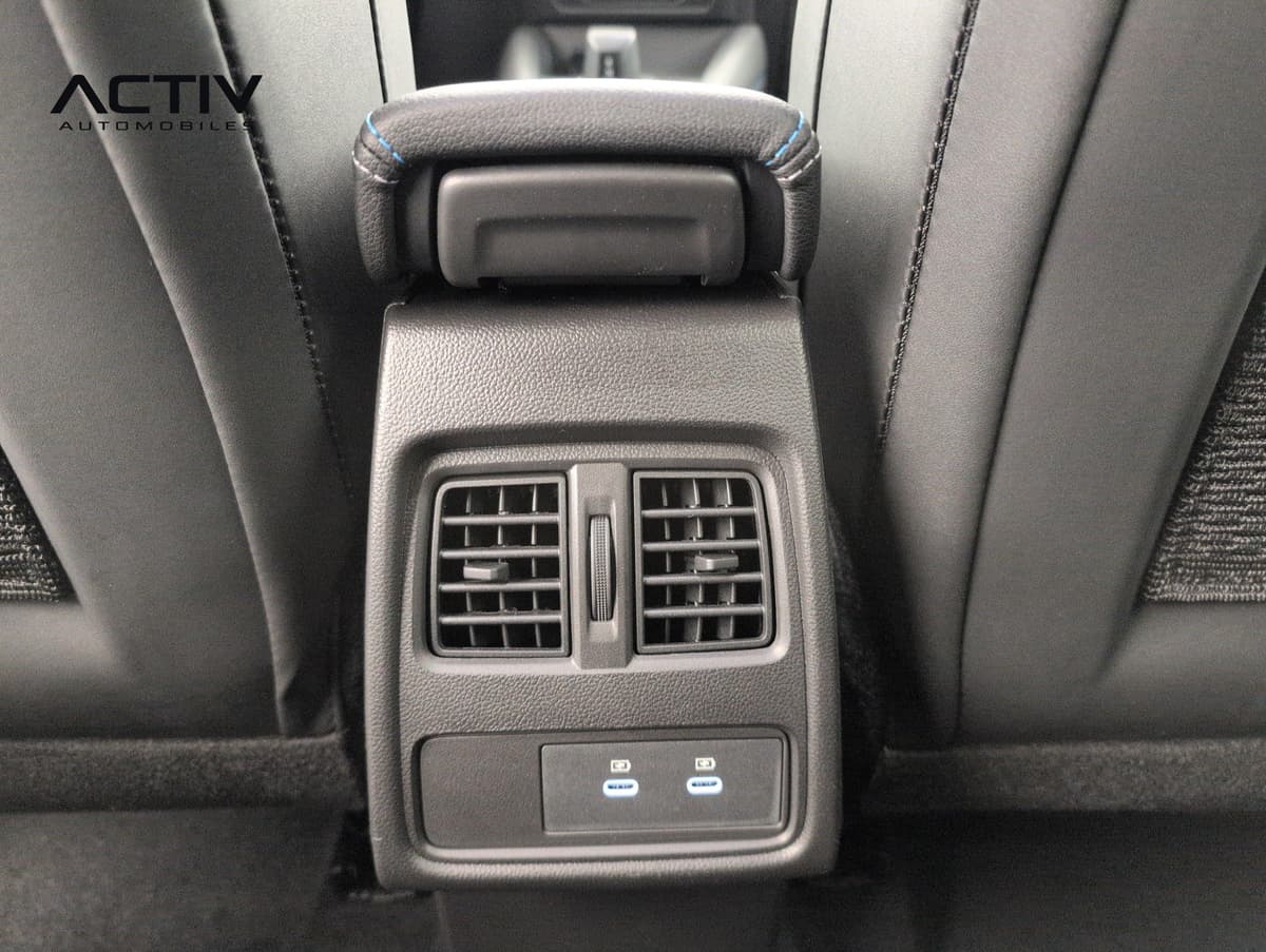Renault Captur E-Tech full hybrid 160 ch esprit Alpine 2026 d'occasion — photo 17 sur 20