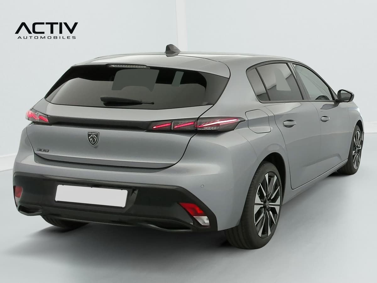 Peugeot 308 Nouvelle : arrière trois quarts droit avec feux à LED et jantes bi-tons