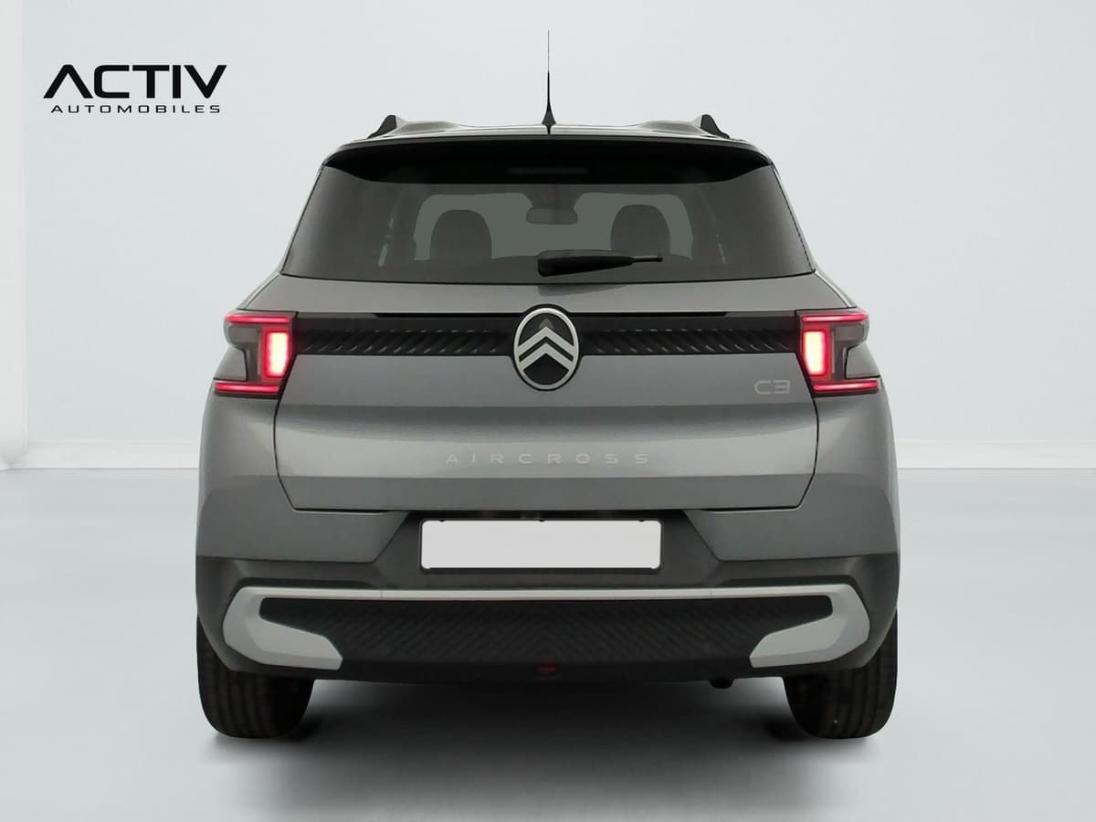 Citroën C3 Aircross : face arrière grise avec feux à LED, lunette surteintée et toit noir
