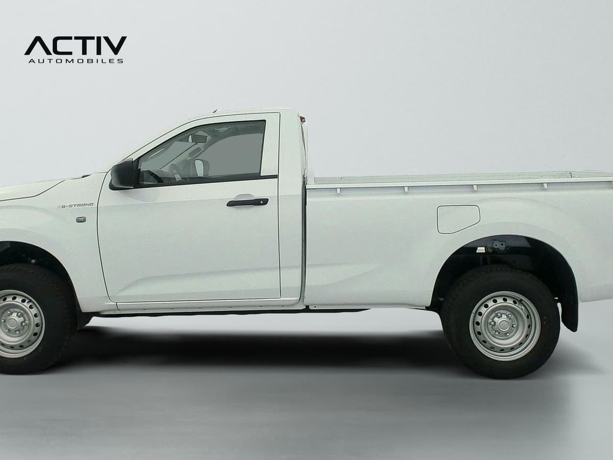 Isuzu D-MAX : profil gauche d'un pick-up blanc à cabine simple avec plateau et jantes acier