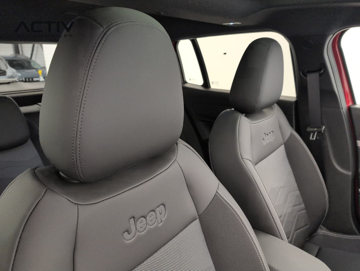 Jeep Avenger 1.2 Turbo T3 110 ch e-Hybrid BVR6 Summit 2026 d'occasion — photo 10 sur 20