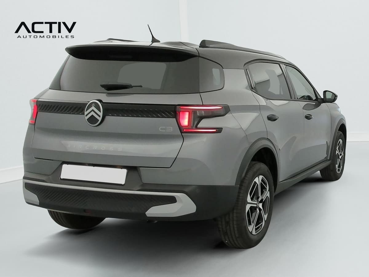 Citroën C3 Aircross : vue arrière trois quarts droit avec feux à LED et jantes alliage bicolores