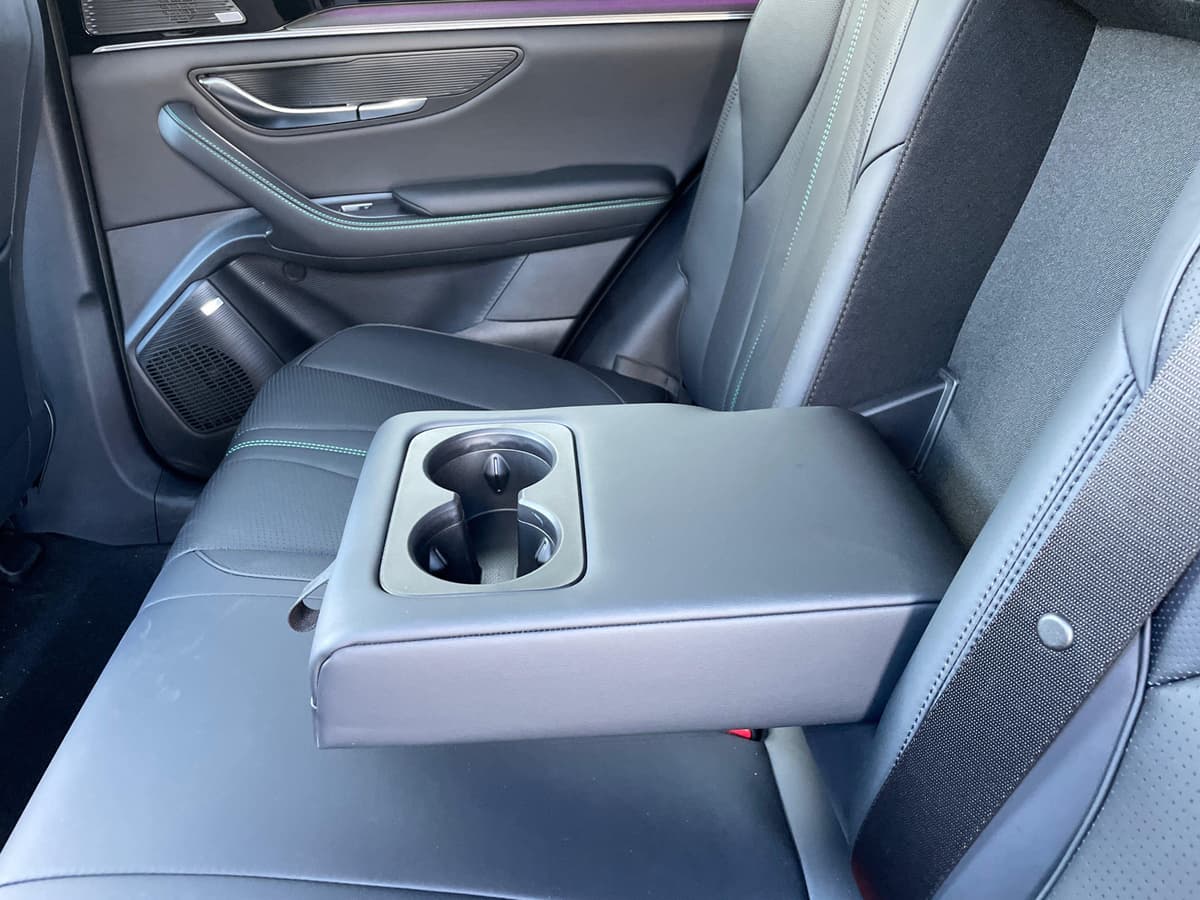 BYD Seal U 1.5l DM-i 218 ch PHEV Boost 2026 d'occasion — photo 16 sur 20