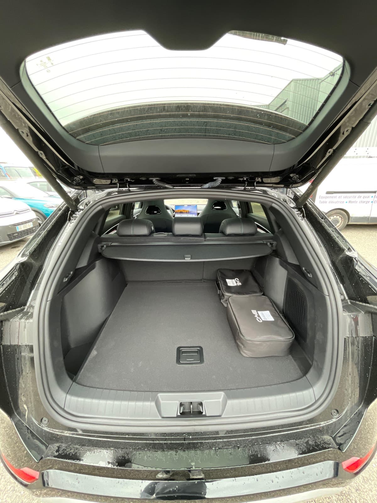 BYD Seal U 1.5l DM-i 218 ch PHEV Boost 2026 d'occasion — photo 1 sur 3