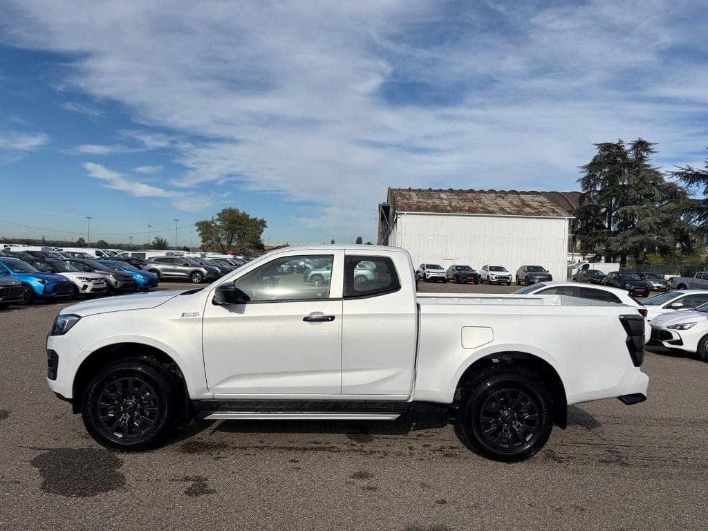 Isuzu D-Max 2.2L SPACE CABINE A/T NITRO SPORT 2026 d'occasion — photo 7 sur 20