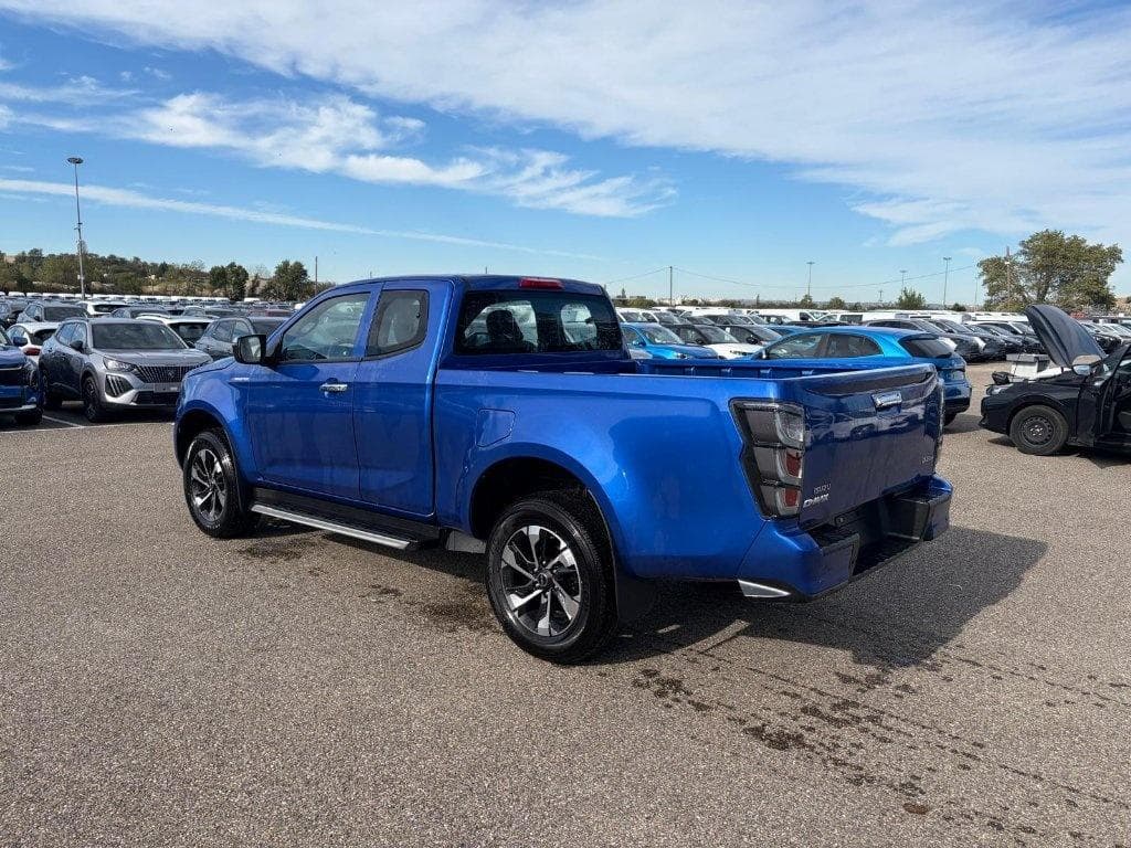 Isuzu D-Max 2.2L SPACE CABINE M/T PRESTIGE 2026 d'occasion — photo 9 sur 20