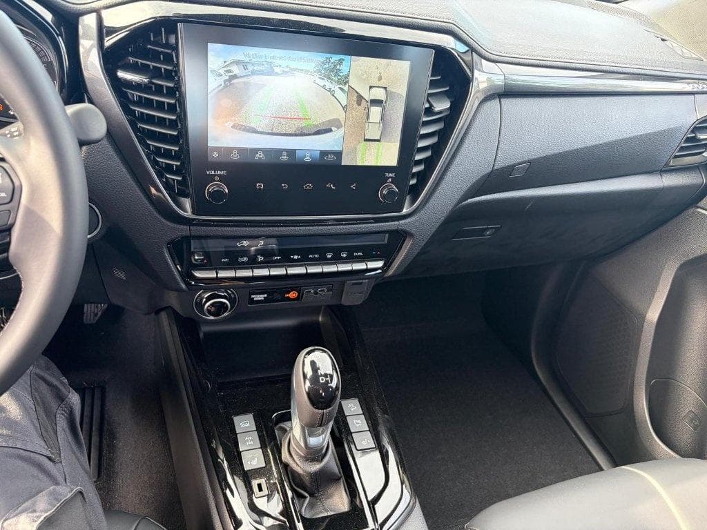 Isuzu D-Max 2.2L SPACE CABINE A/T NITRO SPORT 2026 d'occasion — photo 13 sur 20