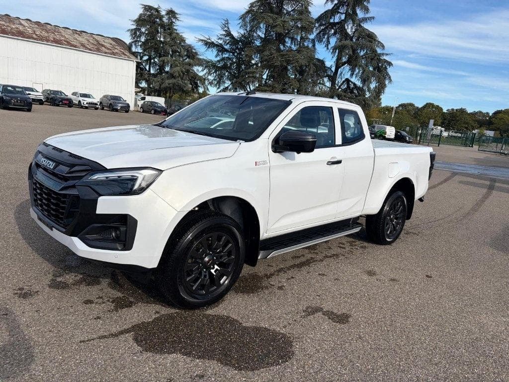 Isuzu D-Max 2.2L SPACE CABINE A/T NITRO SPORT 2026 d'occasion — photo 4 sur 20