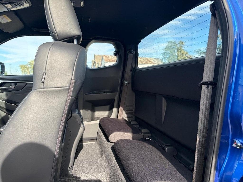 Isuzu D-Max 2.2L SPACE CABINE M/T PRESTIGE 2026 d'occasion — photo 12 sur 20