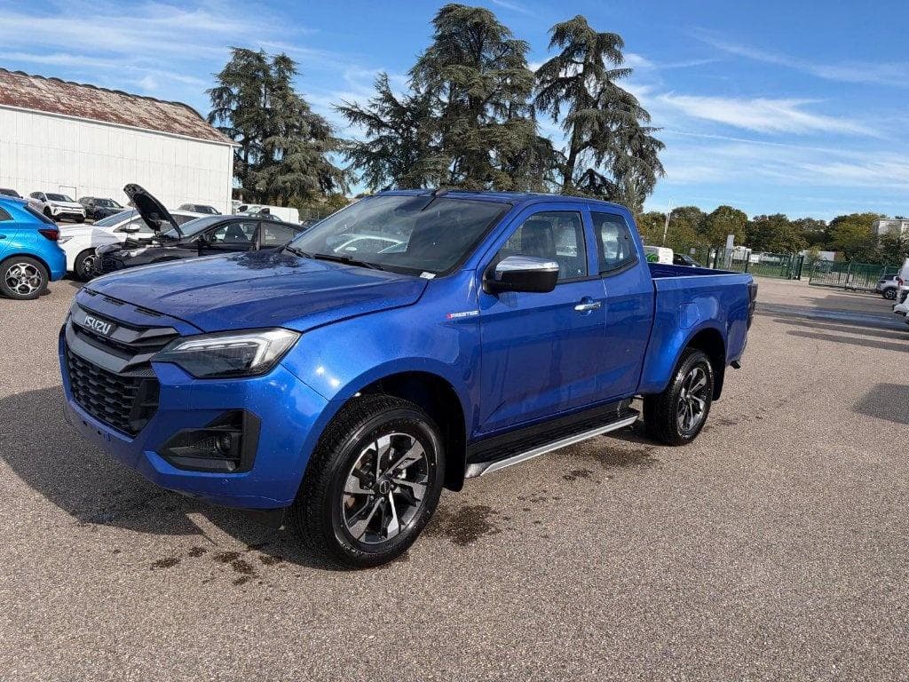 Isuzu D-Max 2.2L SPACE CABINE M/T PRESTIGE 2026 d'occasion — photo 3 sur 20