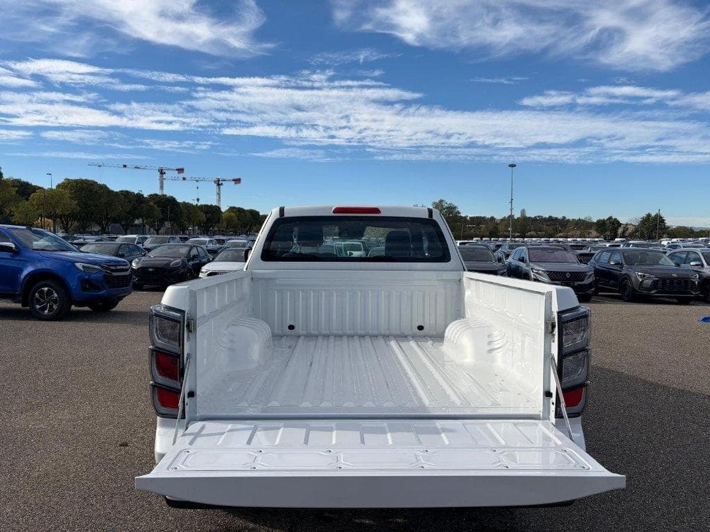Isuzu D-Max 2.2L SPACE CABINE A/T NITRO SPORT 2026 d'occasion — photo 18 sur 20