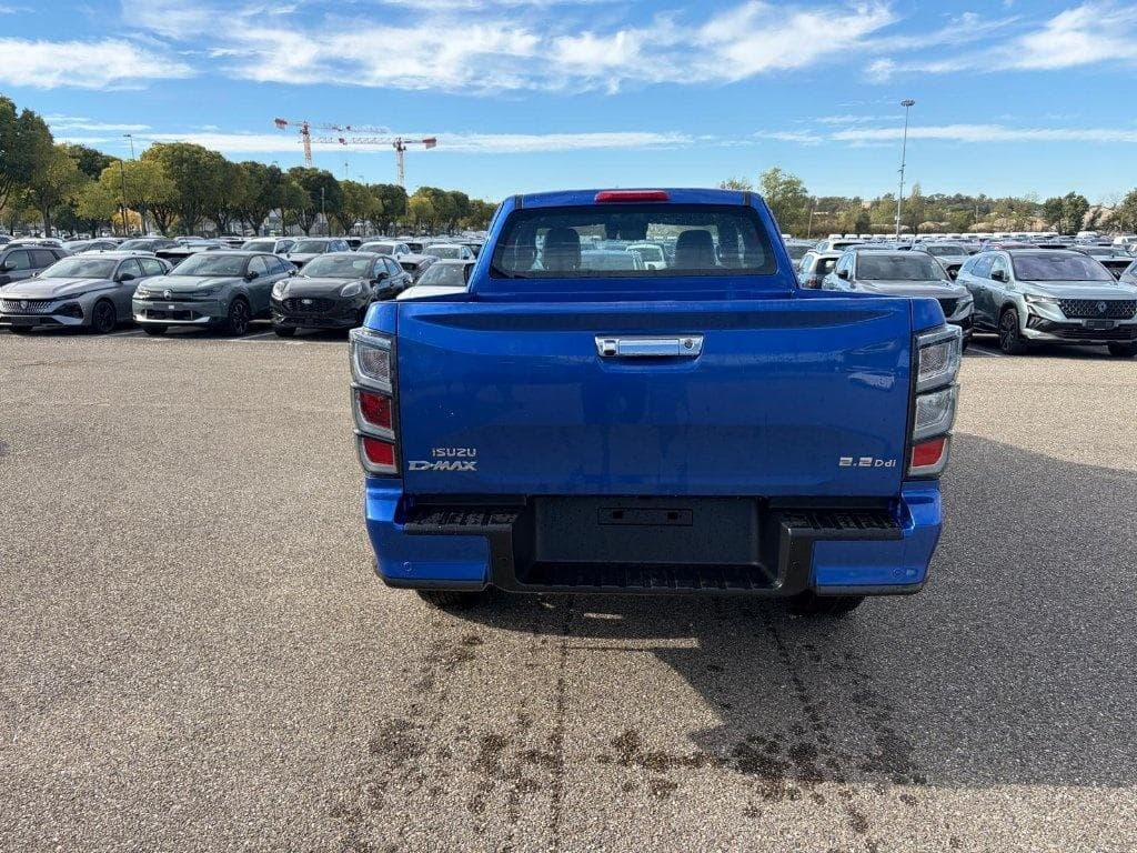 Isuzu D-Max 2.2L SPACE CABINE M/T PRESTIGE 2026 d'occasion — photo 5 sur 20