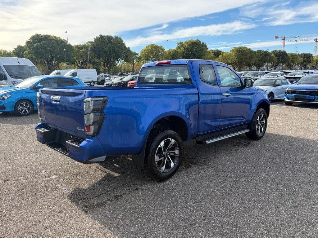 Isuzu D-Max 2.2L SPACE CABINE M/T PRESTIGE 2026 d'occasion — photo 4 sur 20