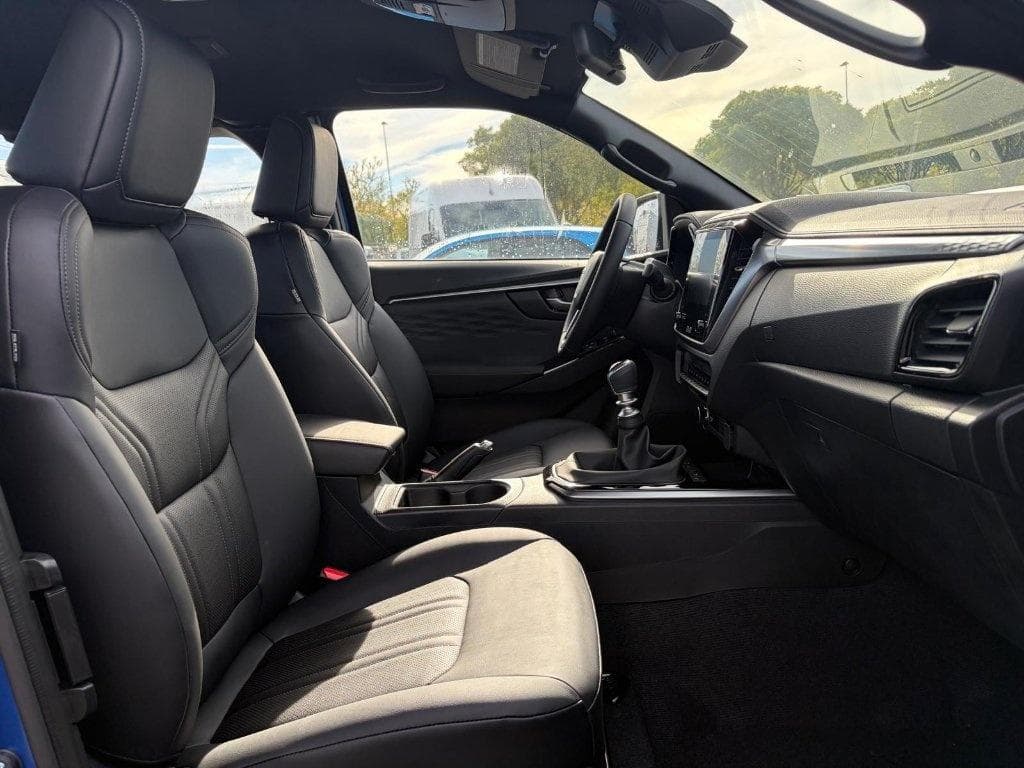 Isuzu D-Max 2.2L SPACE CABINE M/T PRESTIGE 2026 d'occasion — photo 11 sur 20