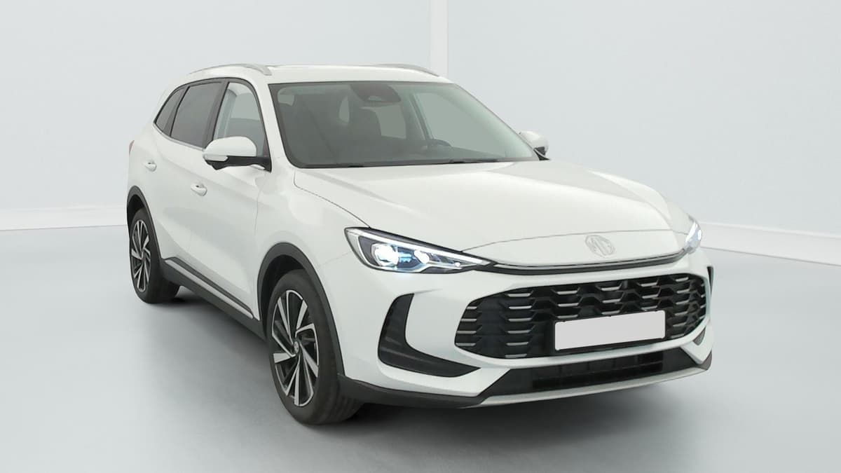 Mg ZS : vue avant trois quarts droit d'un SUV blanc avec jantes alliage et rails de toit