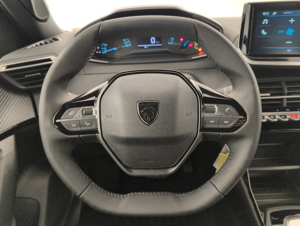Peugeot 2008 Hybrid 110 ch e-DCS6 Edition 2026 d'occasion — photo 14 sur 20
