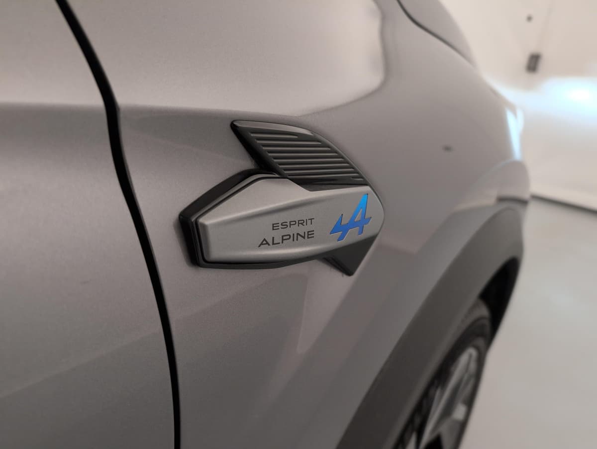Renault Captur E-Tech full hybrid 160 ch esprit Alpine 2026 d'occasion — photo 8 sur 20