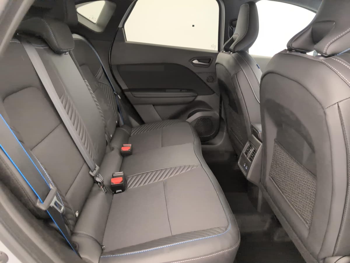 Renault Captur E-Tech full hybrid 160 ch esprit Alpine 2026 d'occasion — photo 15 sur 20