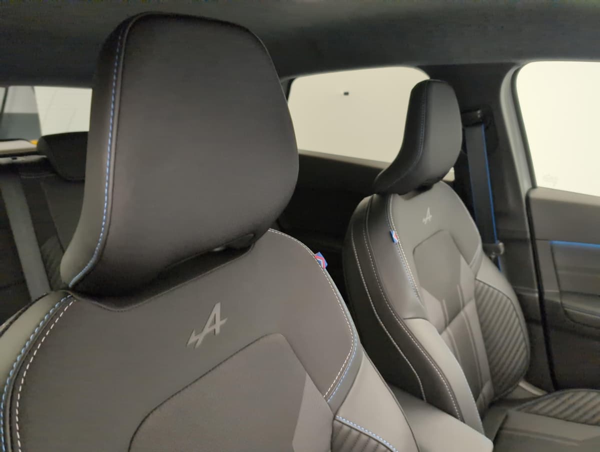 Renault Captur E-Tech full hybrid 160 ch esprit Alpine 2026 d'occasion — photo 9 sur 20