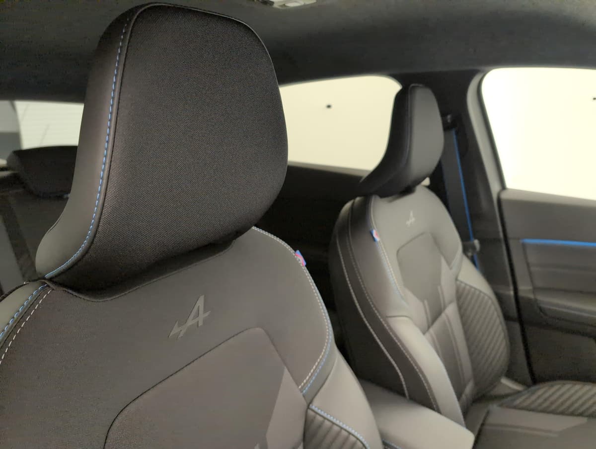 Renault Captur E-Tech full hybrid 160 ch esprit Alpine 2026 d'occasion — photo 7 sur 20