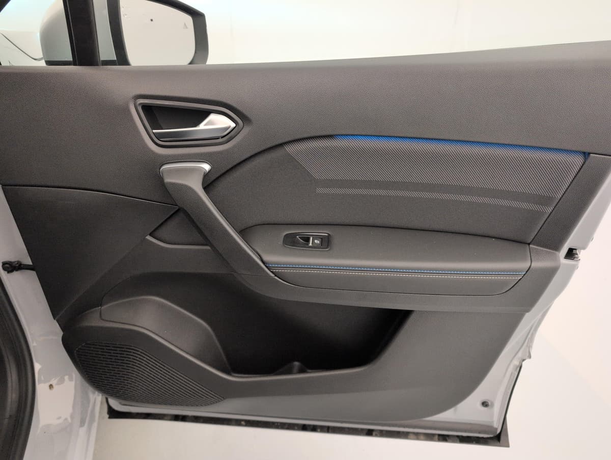 Renault Captur E-Tech full hybrid 160 ch esprit Alpine 2026 d'occasion — photo 10 sur 20
