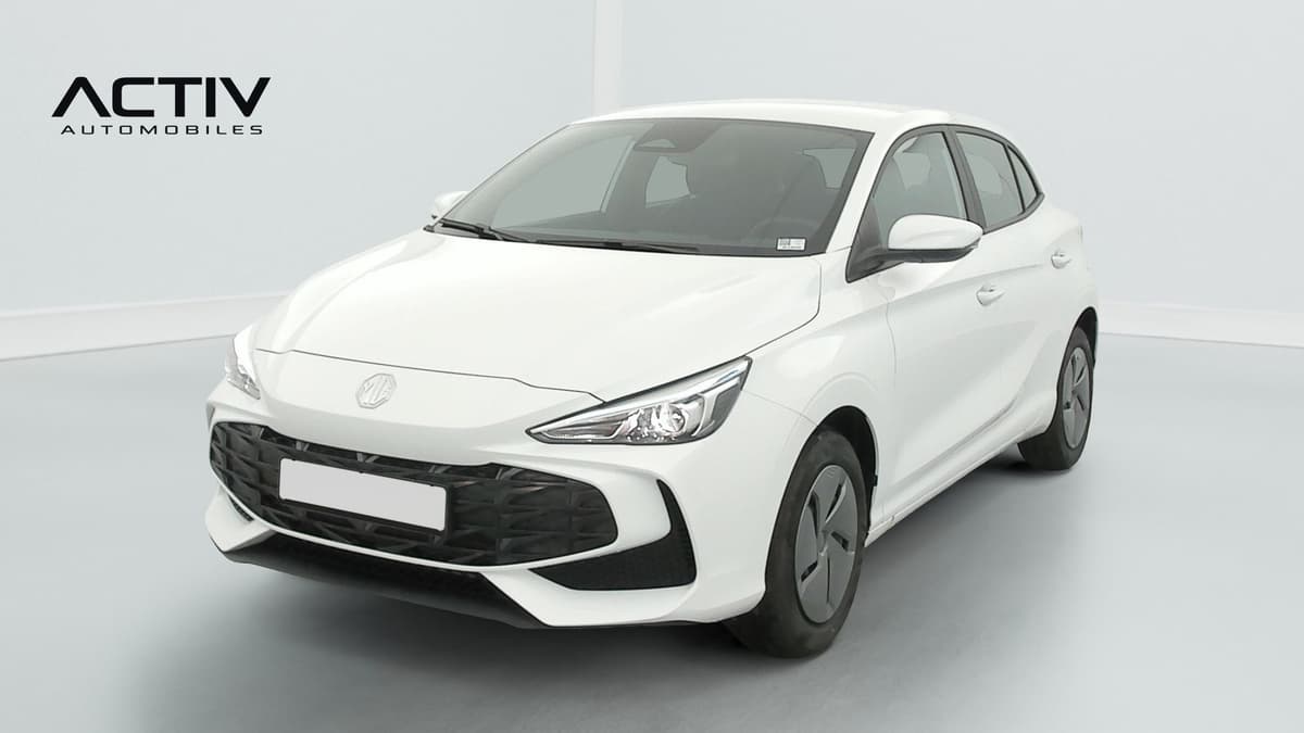 Mg MG3 : citadine blanche vue de trois quarts avant gauche, jantes acier avec enjoliveurs
