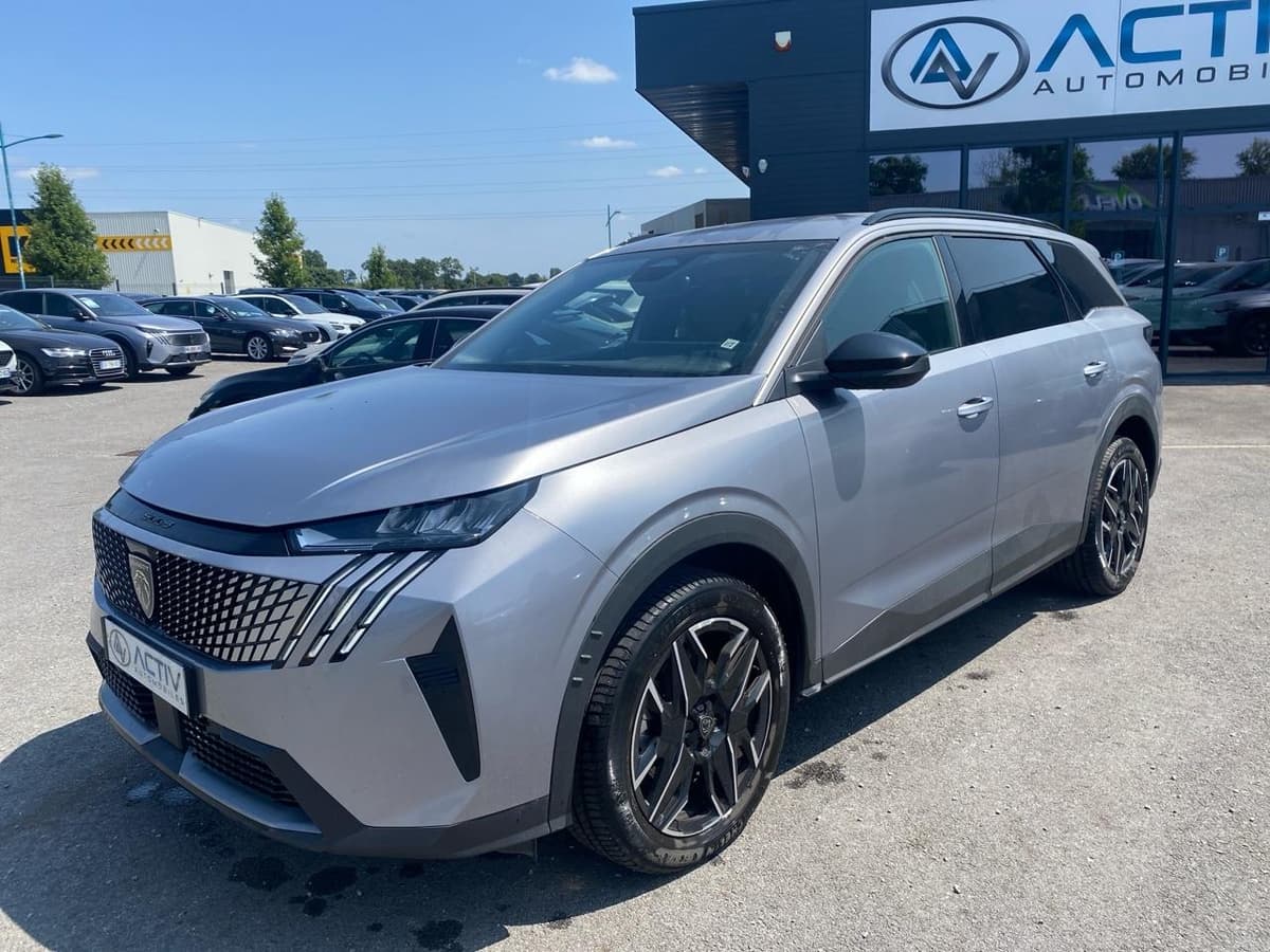 Peugeot 5008 2025 d'occasion, boîte automatique, essence, 3 524 km