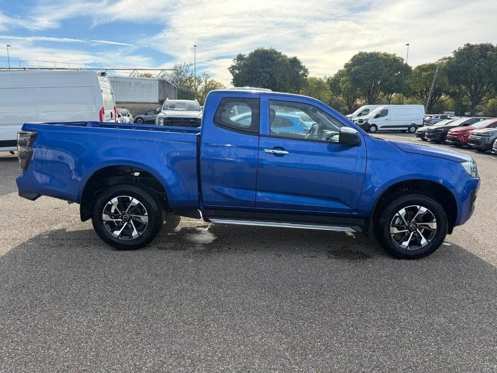 Isuzu D-Max 2.2L SPACE CABINE M/T PRESTIGE 2026 d'occasion — photo 1 sur 20